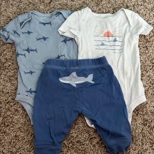 🛍️3 for $15🛍️Carters “making waves”Shark Print Blue and White Baby One Piece Set